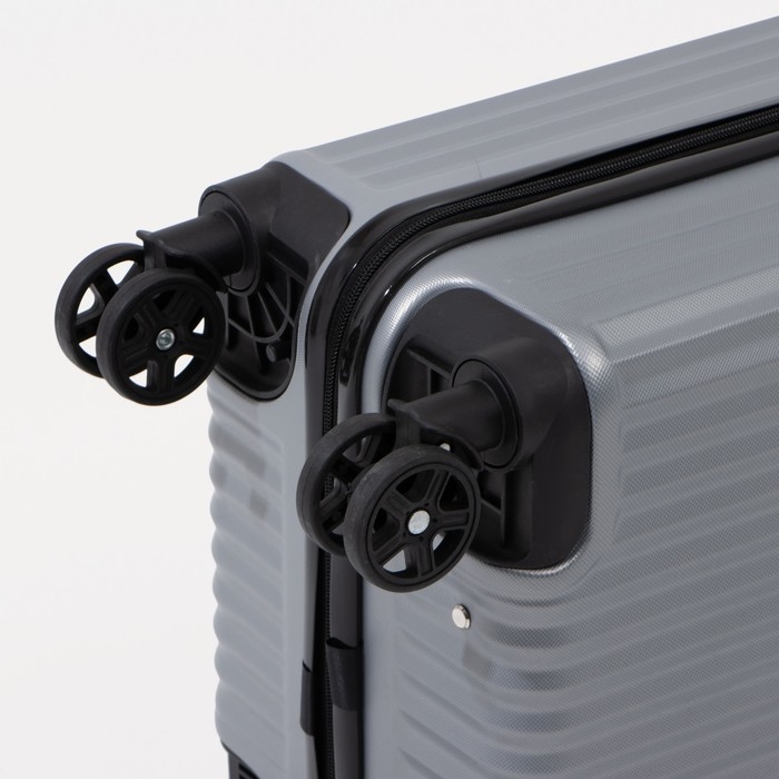 Чемодан малый 43 л (S), отдел на молнии, кодовый замок, цвет серебряный Чемодан малый 43 л (S), отдел на молнии, кодовый замок, цвет серебряный