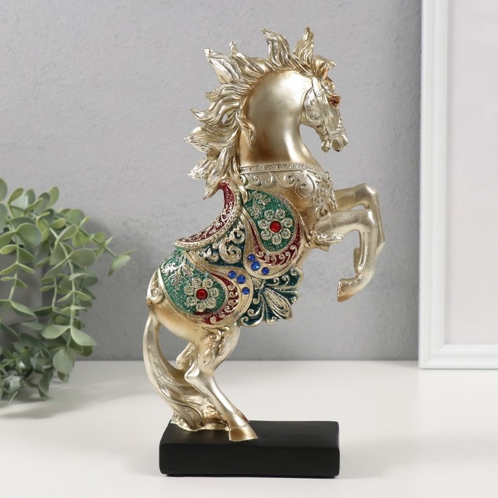 Сувенир полистоун Сувенир полистоун "Арабский скакун с цветочной попоной встал на дыбы" золото 15х5,5х26 см