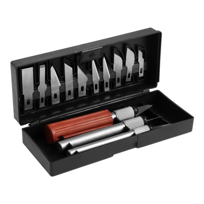 Набор резцов универсальных ЛОМ, пластиковая рукоятка, 13 шт. Набор резцов универсальных ЛОМ, пластиковая рукоятка, 13 шт.