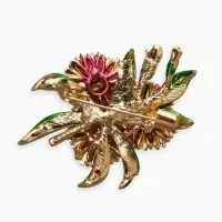 Брошь "Цветы Астры", цвет розово-фиолетовый в золоте Брошь "Цветы Астры", цвет розово-фиолетовый в золоте