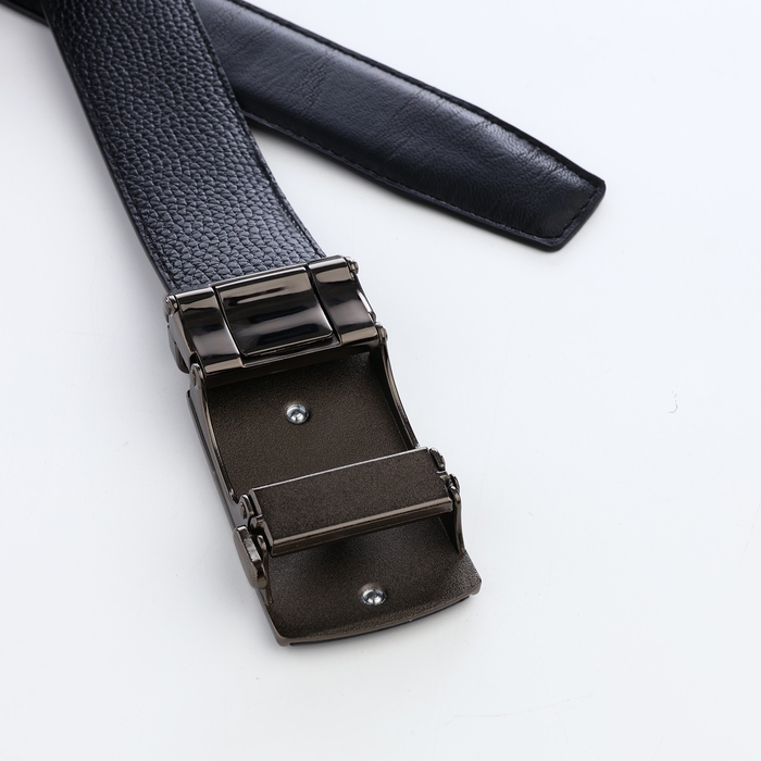 Ремень мужской, ширина 3,6 см, пряжка автомат, цвет чёрный Ремень мужской, ширина 3,6 см, пряжка автомат, цвет чёрный