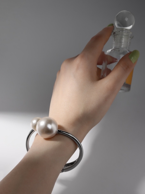 Браслет металл «Жемчужный» две бусины, цвет серебро Браслет металл «Жемчужный» две бусины, цвет серебро