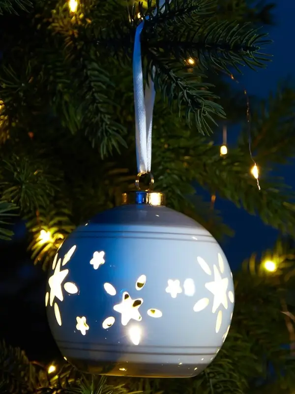 Ёлочный шар с подсветкой &laquo;Звёзды беж&raquo;, 10&times;8.8&times;8.8 см, 1 LED, керамика, от батареек LR44&times;3, керамика, свечение тёплое белое