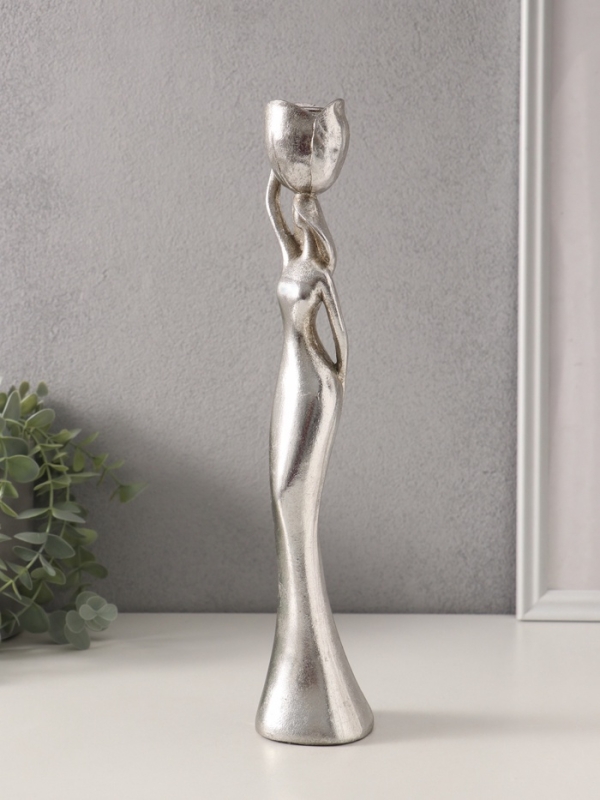 Подсвечник полистоун на 1 свечу Подсвечник полистоун на 1 свечу "Девушка с тюльпаном" серебро 6,5х6,5х32 см