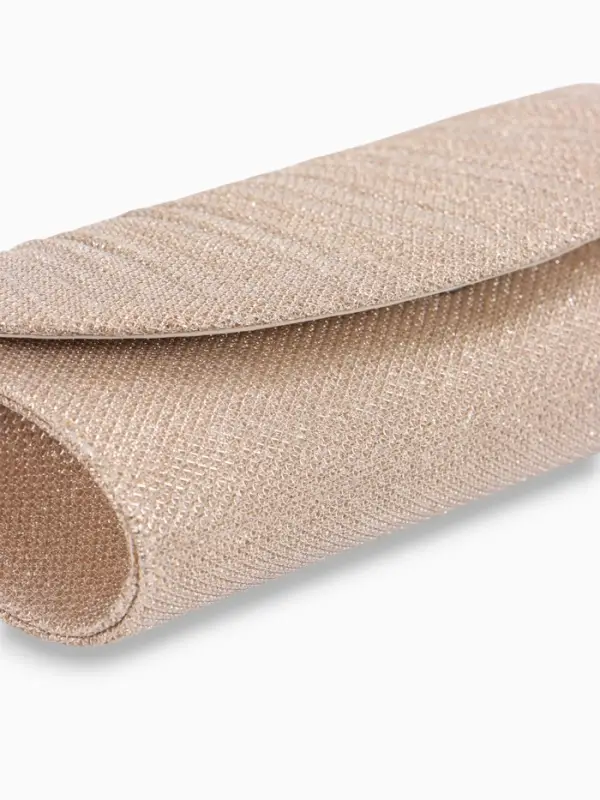 Клатч женский, на магните, с длинной цепочкой, блестящий, цвет золотой