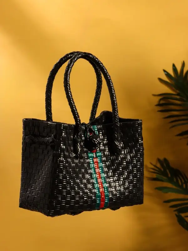 Сумка плетёная пластиковая 23х11х30 см, цв. чёрный Сумка плетёная пластиковая 23х11х30 см, цв. чёрный