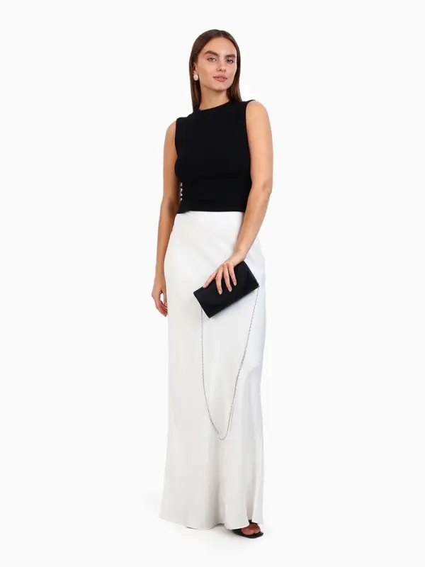 Сумка-клатч вечерняя на магните, на серебристой цепочке, чёрная