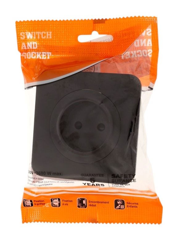 Розетка одноместная, серия  Розетка одноместная, серия "Circular", 10 А, скрытая, без з/к, черная