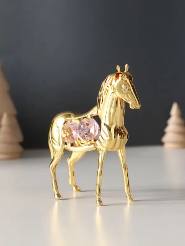 Сувенир  Лошадь с 4-мя розовыми хрусталиками, 9х3х9 см. Сувенир  Лошадь с 4-мя розовыми хрусталиками, 9х3х9 см.