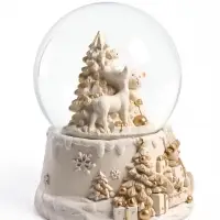 Снежный шар с подсветкой &laquo;Лесные звери у ёлки&raquo;, 11.5&times;11.5&times;14 см, музыка