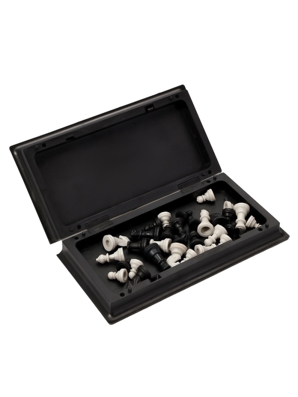 Шахматы 16 х 16  см, король h-2.8 см, d-1.2 см, доска и фигуры пластик Шахматы 16 х 16  см, король h-2.8 см, d-1.2 см, доска и фигуры пластик