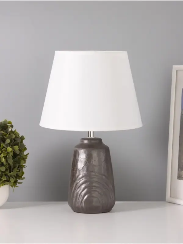 Лампа настольная RISALUX &laquo;Клаудия&raquo;, 15 Вт, Е14, бело-коричневая, 23&times;23&times;34 см