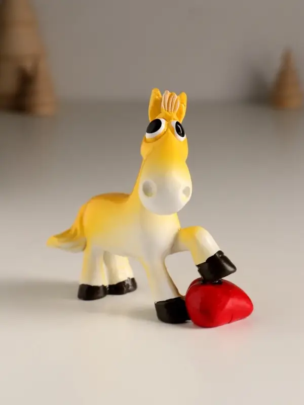 Сувенир полистоун Сувенир полистоун "Милая лошадка с сердечком" 7,5х2,5х7,4 см