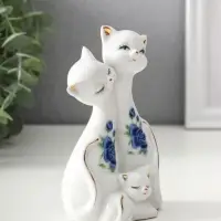 Фигурка керамика &laquo;Две кошки с котёнком&raquo;, 13&times;8 см