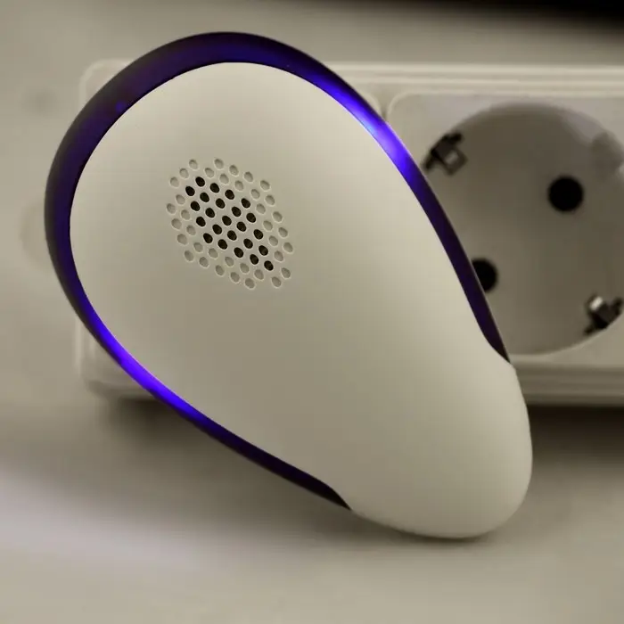 Отпугиватель насекомых и грызунов LRI-53, ультразвуковой, от сети, белый Отпугиватель насекомых и грызунов LRI-53, ультразвуковой, от сети, белый