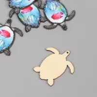 Декор для творчества дерево "Черепаха с рыбками на панцире" 4,4х4х0,3 см Декор для творчества дерево "Черепаха с рыбками на панцире" 4,4х4х0,3 см