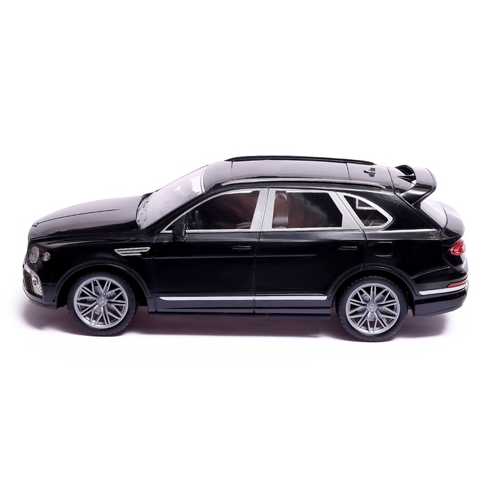 Машинка радиоуправляемая «Люкс», аккумулятор, на пульте управления, световые эффекты, цвет черный, 1:16 Машинка радиоуправляемая «Люкс», аккумулятор, на пульте управления, световые эффекты, цвет черный, 1:16