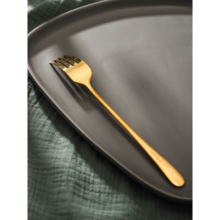 Вилка столовая из нержавеющей стали Magistro Elegance, 21×2,5 см, на подвесе, толщина 2 мм, цвет золотой Вилка столовая из нержавеющей стали Magistro Elegance, 21×2,5 см, на подвесе, толщина 2 мм, цвет золотой