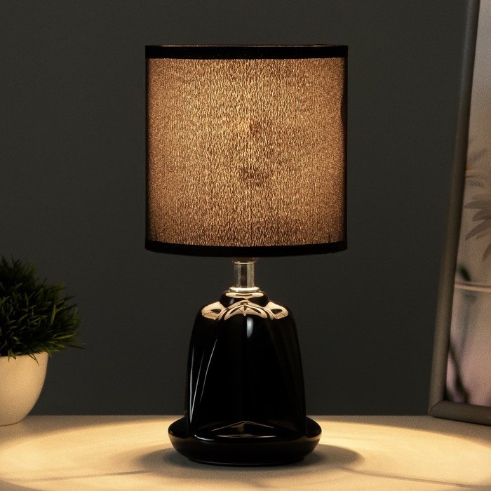 Настольная лампа Настольная лампа "Лаура" Е14 40Вт чёрный 13х13х25 см RISALUX