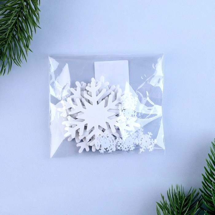 Декор «Снежинки», белые Декор «Снежинки», белые