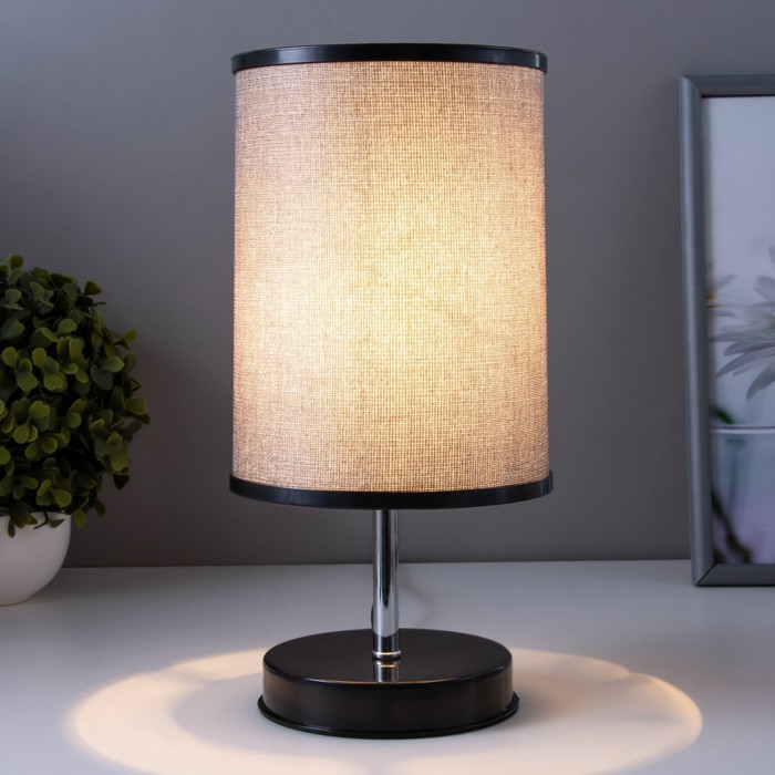 Лампа настольная  Лампа настольная "Авейро" 1х40Вт Е27 черный 14х14х30 см RISALUX