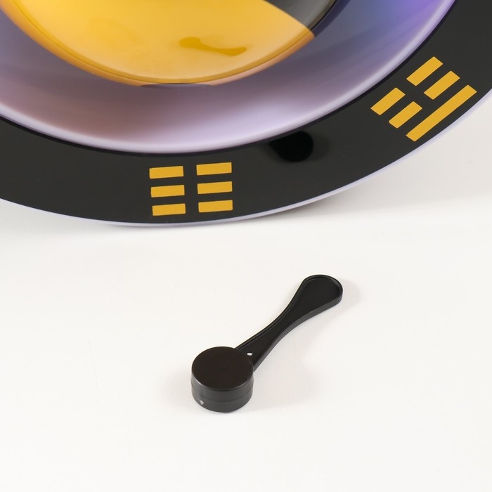 Левитирующий сувенир свет  Левитирующий сувенир свет "Инь-ян в круге" чёрный шар d=14 см 26х14х26 см