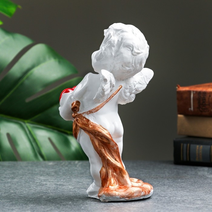 Фигура  Фигура "Ангел с сердцем в руках" 18х10см