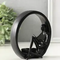 Сувенир полистоун "Девушка читает книгу" чёрный 4х11,3х11,7 см Сувенир полистоун "Девушка читает книгу" чёрный 4х11,3х11,7 см