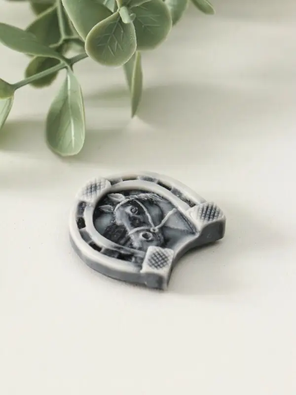 Магнит на холодильник &laquo;Подкова с головой лошади&raquo;, 3 см