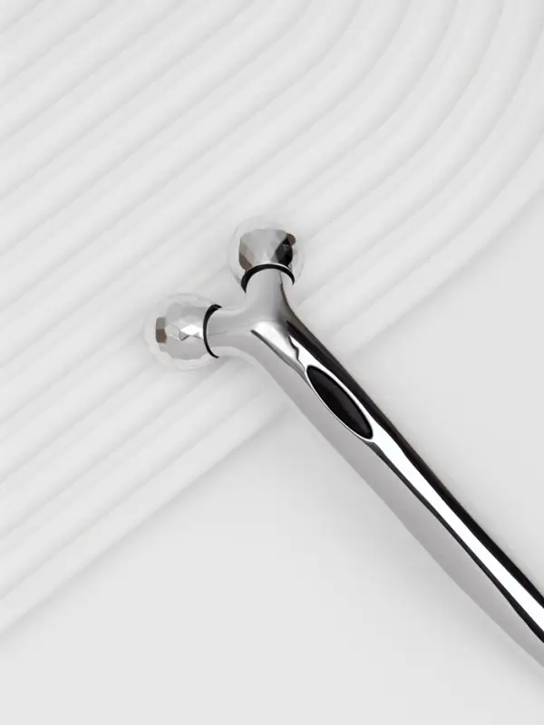 Массажёр для лица и зоны декольте, 2 шара, 14.3&times;4.5 см, серебристый