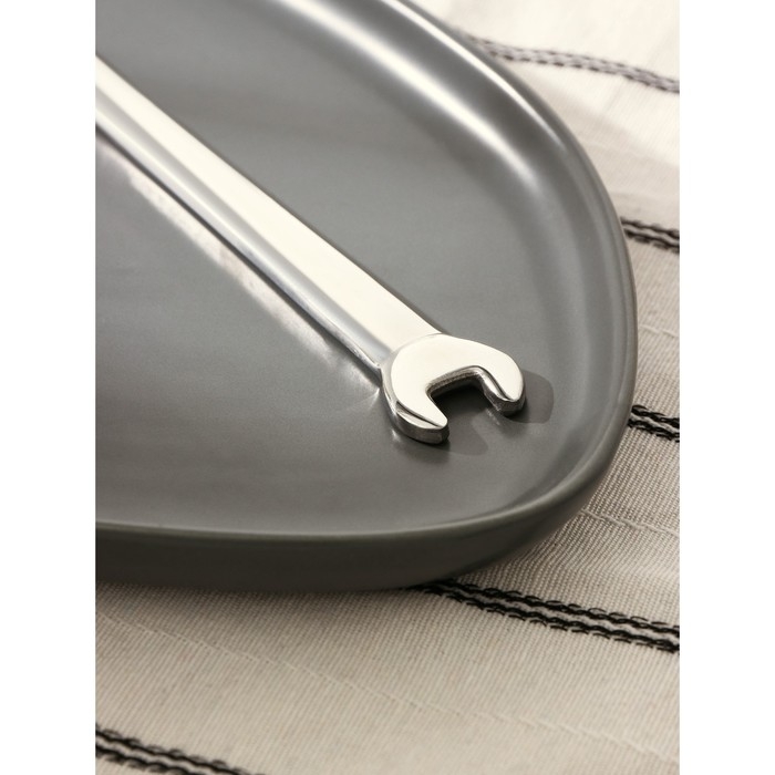 Нож столовый из нержавеющей стали Magistro Workshop, длина 22,5 см, цвет серебряный Нож столовый из нержавеющей стали Magistro Workshop, длина 22,5 см, цвет серебряный