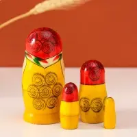 Матрёшка дерево &laquo;Галина&raquo;, красный платок, 4 кукольная, 9 см