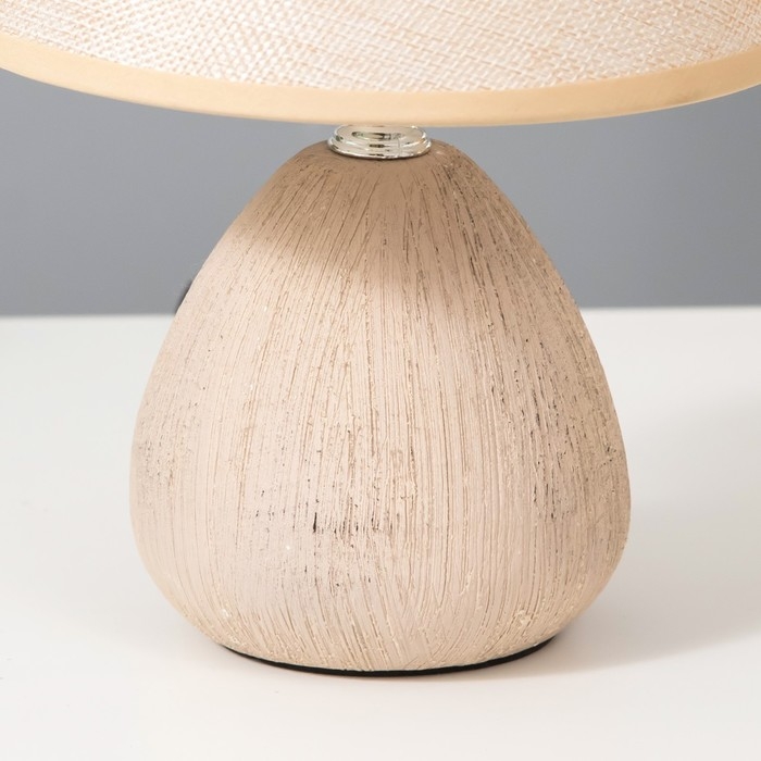 Настольная лампа «Эстель» Е27 40 Вт бежевый 17×17×26 см RISALUX Настольная лампа «Эстель» Е27 40 Вт бежевый 17×17×26 см RISALUX