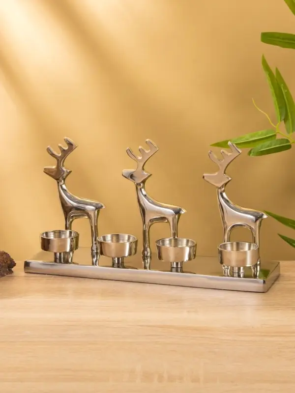 Подсвечник на 4 свечи &laquo;Трио оленей&raquo;, 30&times;9&times;15 см, алюминий
