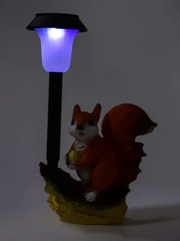 Садовая фигура - фонарь из полистоуна &laquo;Белка с орешком&raquo;, 24&times;16&times;24 см