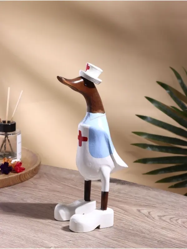 Сувенир &laquo;Утка Медсестра&raquo;, дерево, 13&times;9&times;27 см