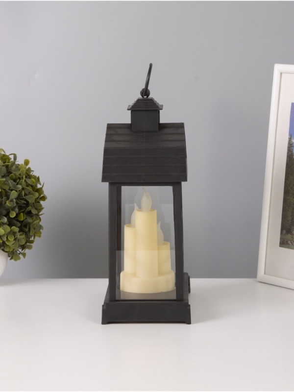 Светодиодная свеча в подсвечнике RISALUX «Дом со свечами», LED-ночник, 1.5 Вт, 3×ААА, 11×18×30 см