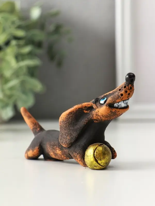 Фигурка полистоун &laquo;Такса с мячом&raquo;, 4.5&times;9&times;4.3 см