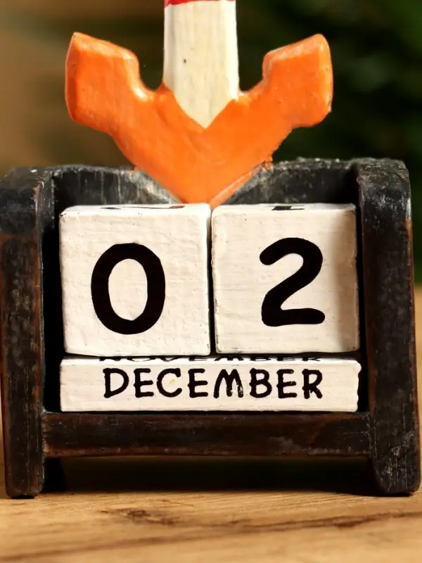 Календарь настольный &laquo;Якорь&raquo;, 7&times;4&times;10 см, дерево, чёрно-коричневый