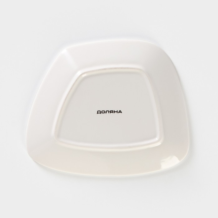 Блюдо фарфоровое сервировочное Доляна «Коты-аристократы», 16×13,5 см Блюдо фарфоровое сервировочное Доляна «Коты-аристократы», 16×13,5 см