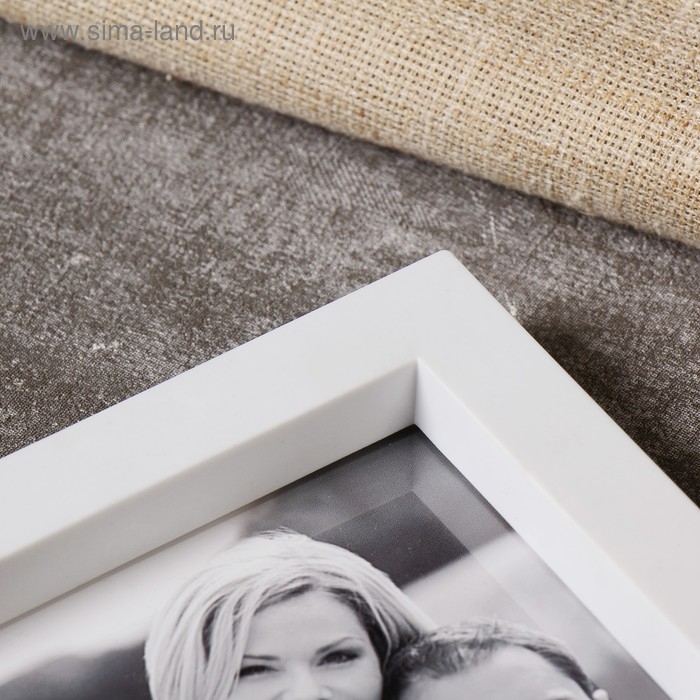 Фоторамка пластик на 5 фото 10х15 см  Фоторамка пластик на 5 фото 10х15 см "Лучшая семья" белая 43,5х57 см