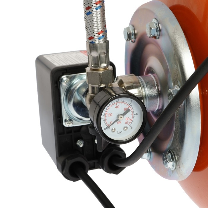 Насосная станция PROFLINE BASIC 1000/44S, 1000 Вт, напор 44 м, 53 л/мин, бак 19 л Насосная станция PROFLINE BASIC 1000/44S, 1000 Вт, напор 44 м, 53 л/мин, бак 19 л