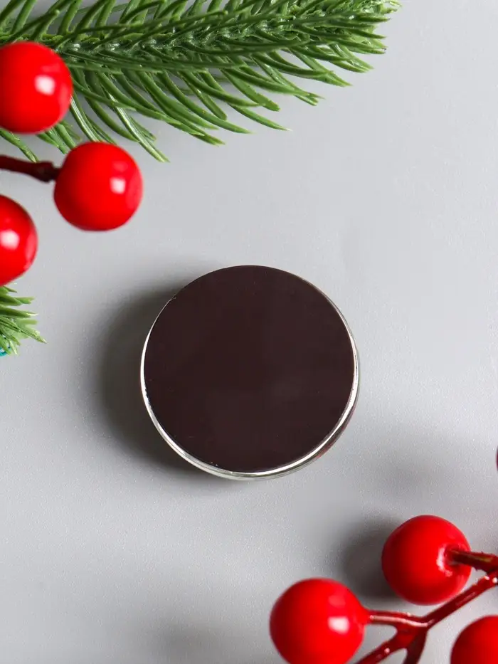 Магнит стекло  "Конь в новогоднем колпаке - С Новым годом" d=3,3 см