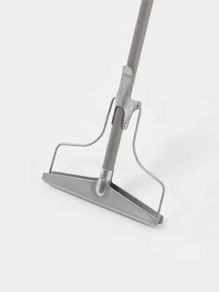 Тряпкодержатель с металлическим черенком, длина 1,5 м    микс