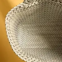 Сумка плетёная пластиковая 30х15х35 см, цв. чёрный-белый Сумка плетёная пластиковая 30х15х35 см, цв. чёрный-белый