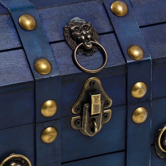 Шкатулка сундучок дерево  Шкатулка сундучок дерево "Лев. С заклёпками" ярко-синяя 16х15,5х22 см