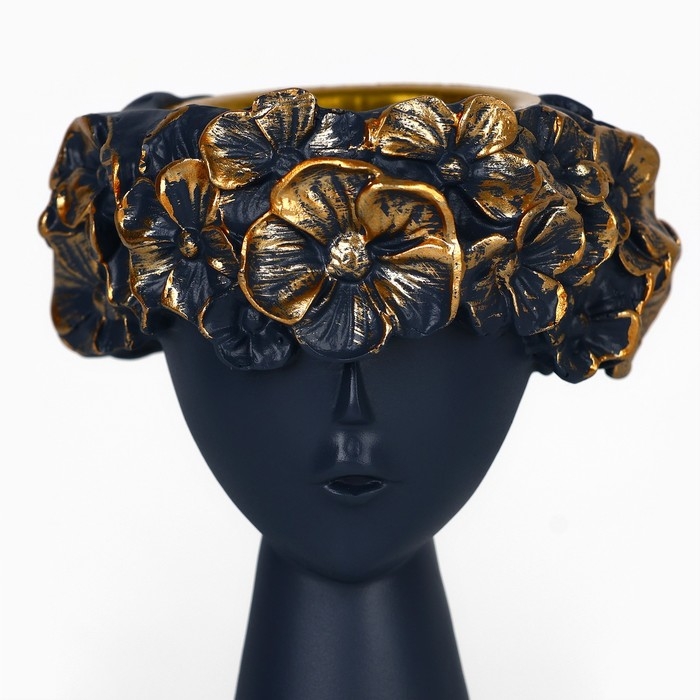 Подсвечник полистоун «Девушка с венком» 9,5 х 9,5 х 14 см МИКС