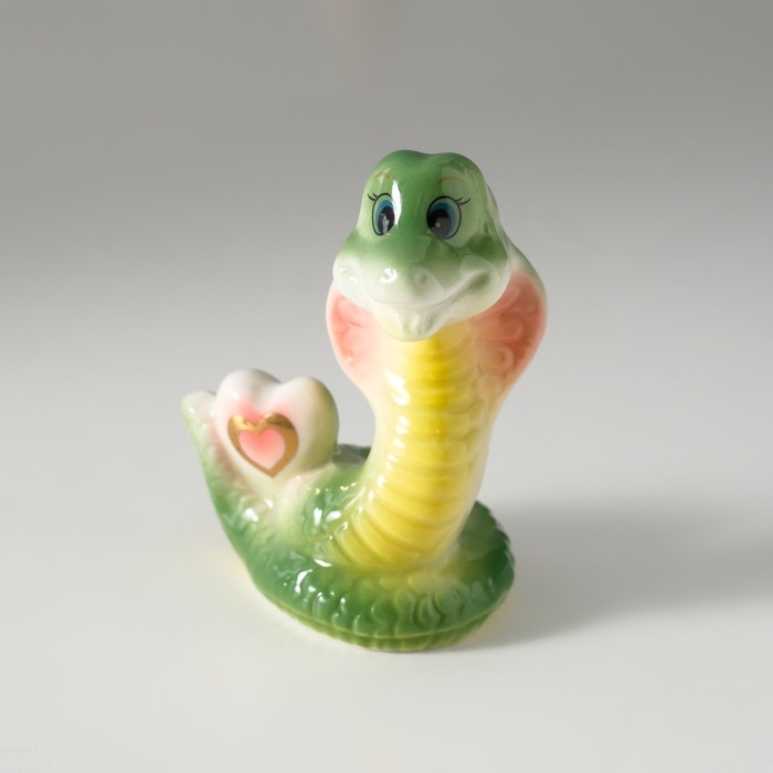 Сувенир керамика Сувенир керамика "Зелёная кобра с сердечком - Love" 4х7,5х8 см