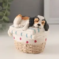 Фигурка полистоун &laquo;Пёсик спит в корзине с бельём&raquo;, 8.5&times;6&times;7.5 см