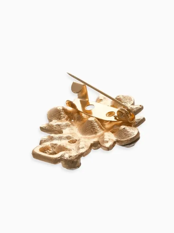 Зажим для кардигана Зажим для кардигана "Ажур", гербер, цвет белый в золоте